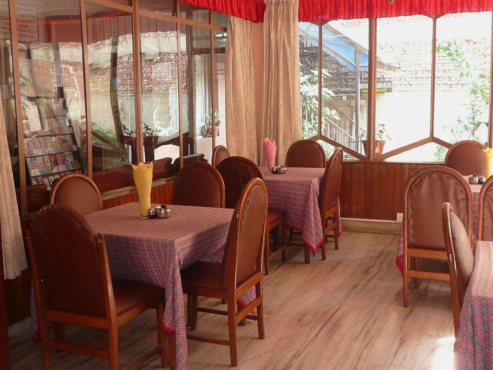 Tasi Dhargey Inn Kathmandu Bagian luar foto